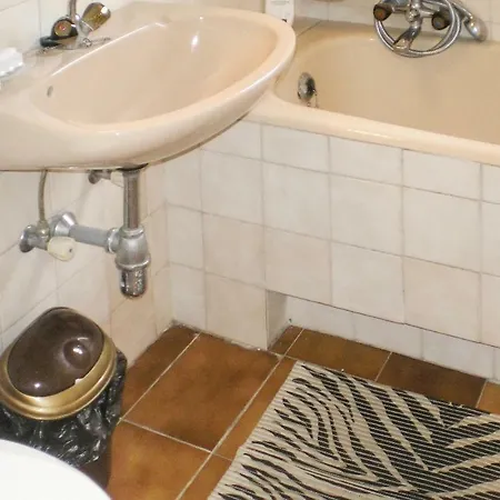 Awesome In W/ Wifi And 2 Bedrooms Apartmán Balatonfůzfő